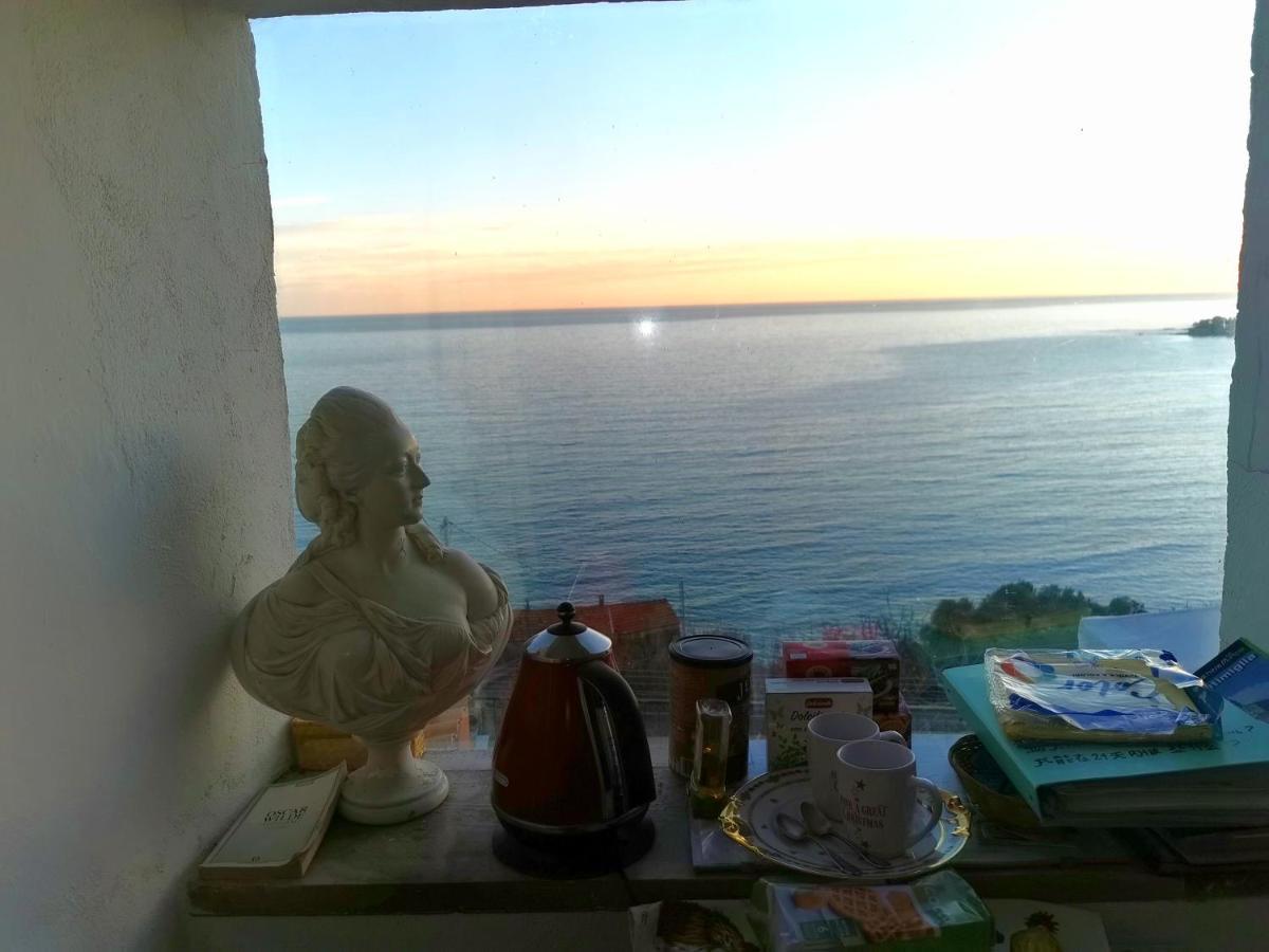 Romantic Casa Lorenzina Affittacamere Ventimiglia Exterior photo